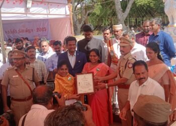 தஞ்சை மாவட்ட சுதந்திர விழாவில் உணவு பாதுகாப்பு நியமன அலுவலருக்கு பாராட்டு சான்றிதழ் வழங்கப்பட்டது