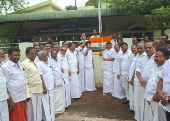 திண்டுக்கல்லில் அதிமுக சார்பாக சுதந்திர தின விழா கொண்டாட்டம்