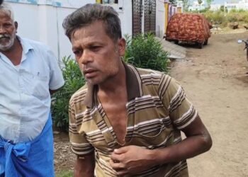 பழனியில் பள்ளிக்குச் சிறுவனை கடத்திய வடமாநிலத்தவரை பொதுமக்கள் தர்ம அடி .
