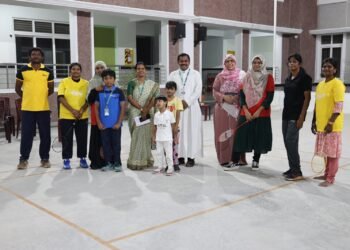 திண்டுக்கல் லயோலா டெக் பள்ளியில் பெற்றோர்களுக்கான 2025 பெண்களுக்கான இரட்டையர் இறகு பந்து போட்டி லயோலா டெக் பள்ளியின் உள் அரங்கத்தில் நடைபெற்றது ‌.